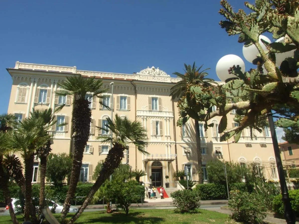Hotel Paradiso
