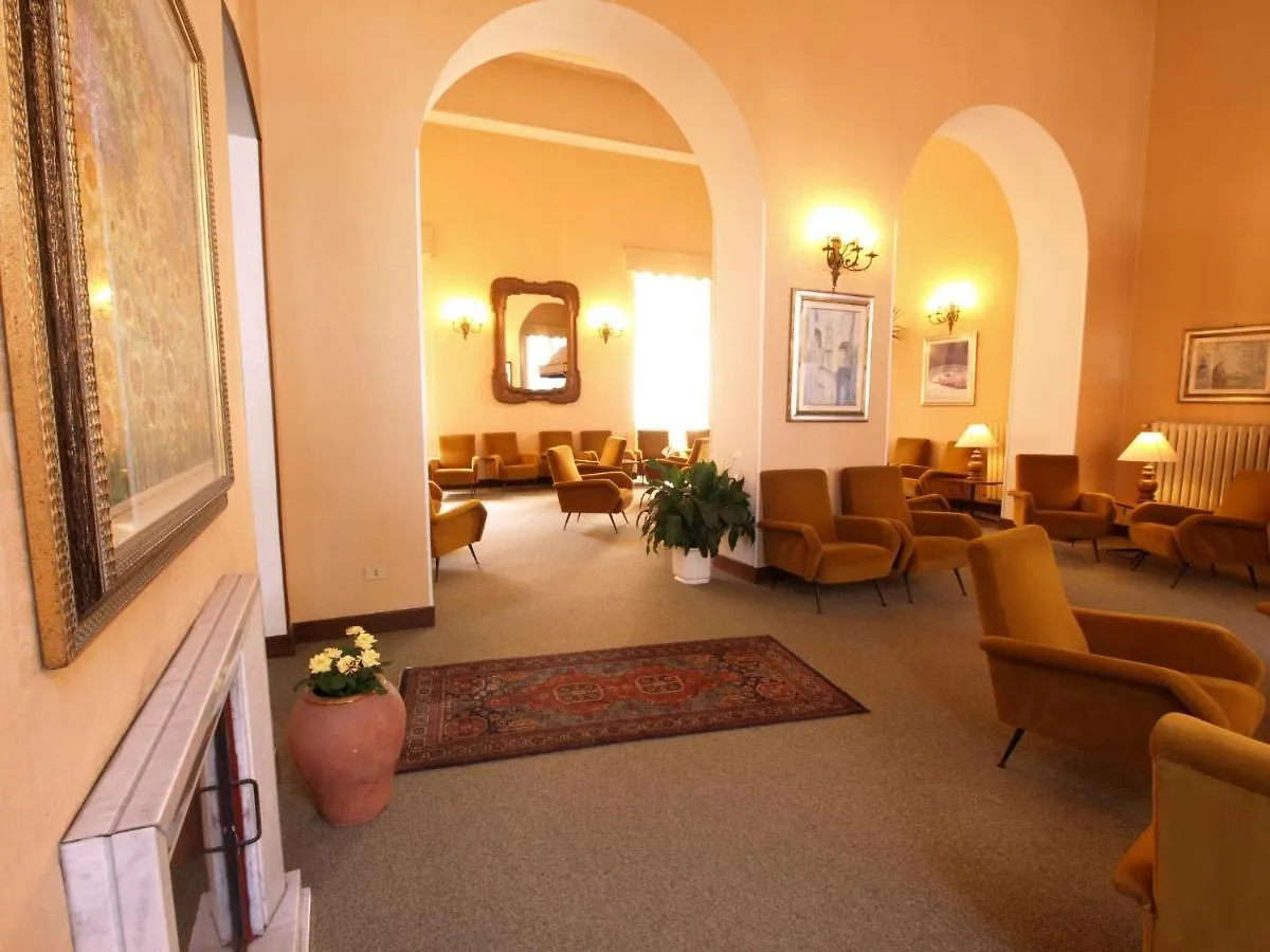 Hotel Paradiso