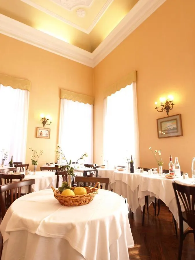 Hotel Paradiso